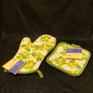 Lemon Oven Mitt and Two Pot Holders